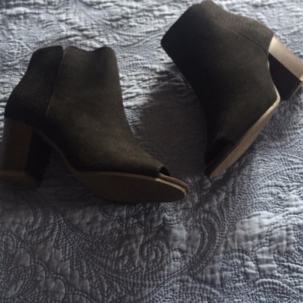 Old Navy peep toe booties